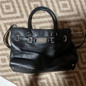 Excellent condition Michael Kors purse!